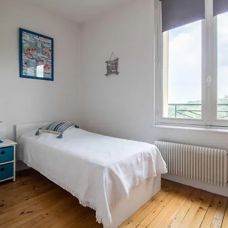 Apartment Chatel-guyon, 3 Pieces, 3 Personnes - Fr-1-630-287 Chatel-Guyon